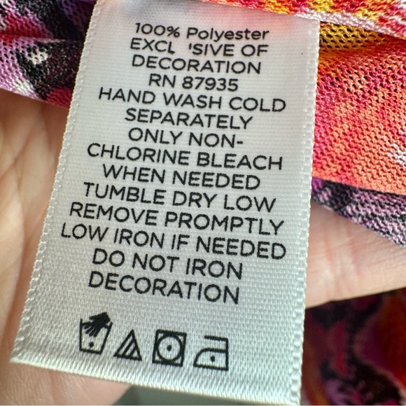 NWT. Susan Graver poncho style Top size 3X. Poncho Purple, red, orange colors. - Picture 8 of 12